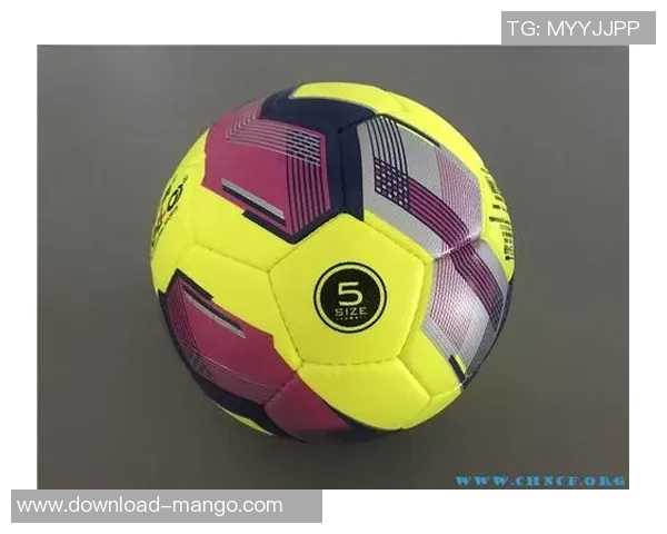 用布制作足球的详细步骤与技巧分享让你轻松DIY属于自己的运动装备